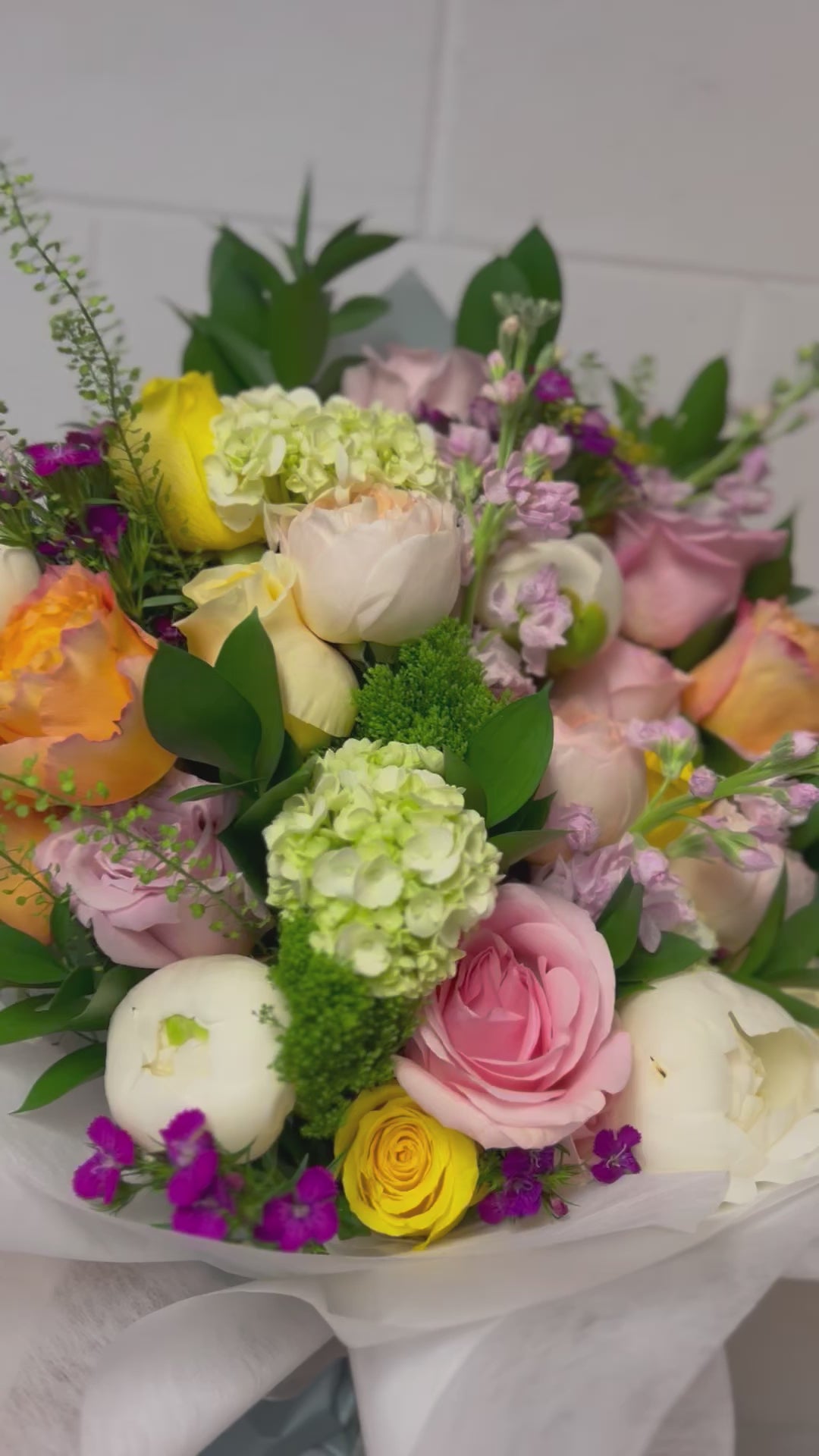 Play of Vibrant Bouquet