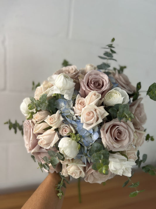 Bridal bouquet-Life Flower Shop